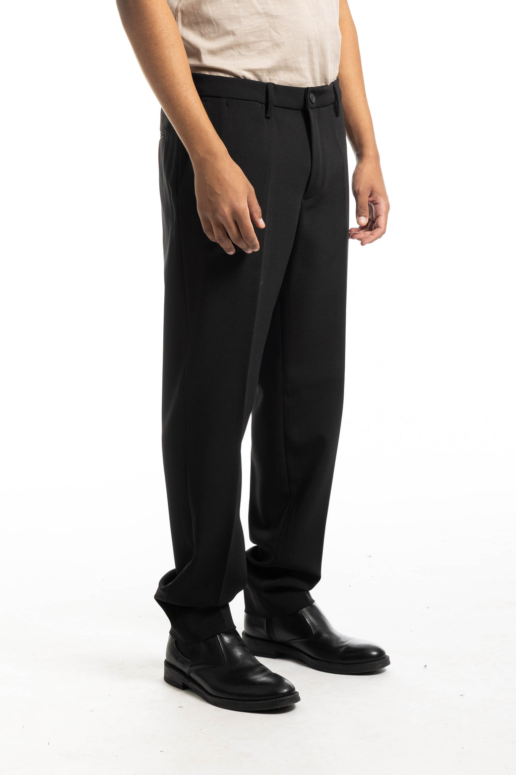 Pantalone slim regular in tessuto stretch ritorto