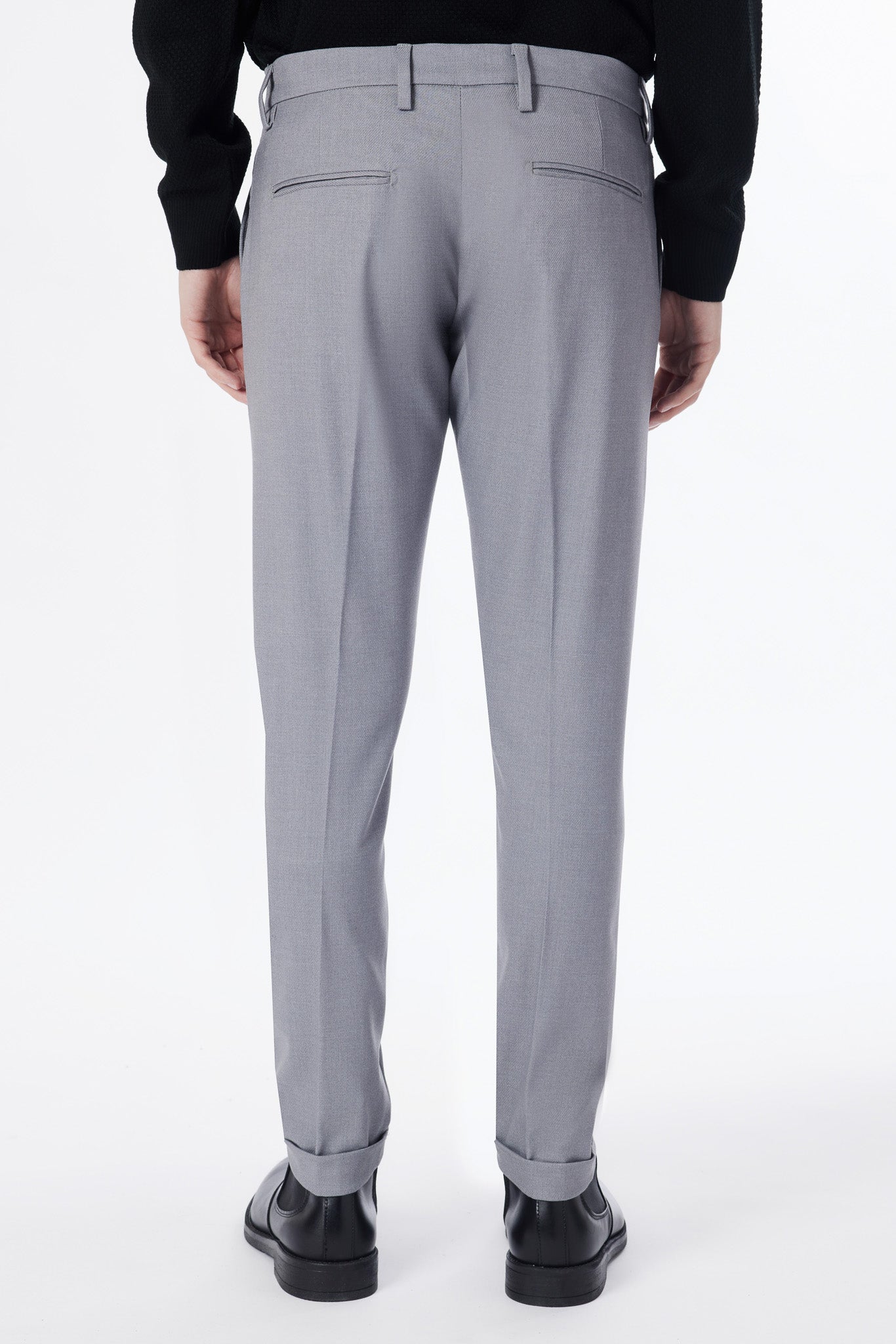Pantalone elegante con una pence