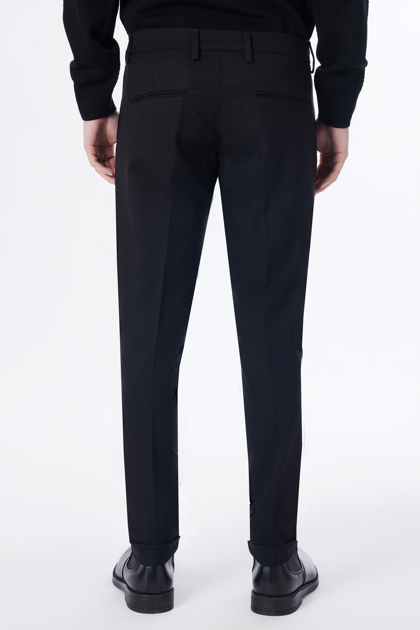 Pantalone elegante con una pence